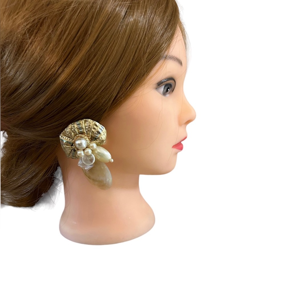 Statement Mermaidcore Earrings/Vintage Clip-On Shell Motif & Pearl Earrings